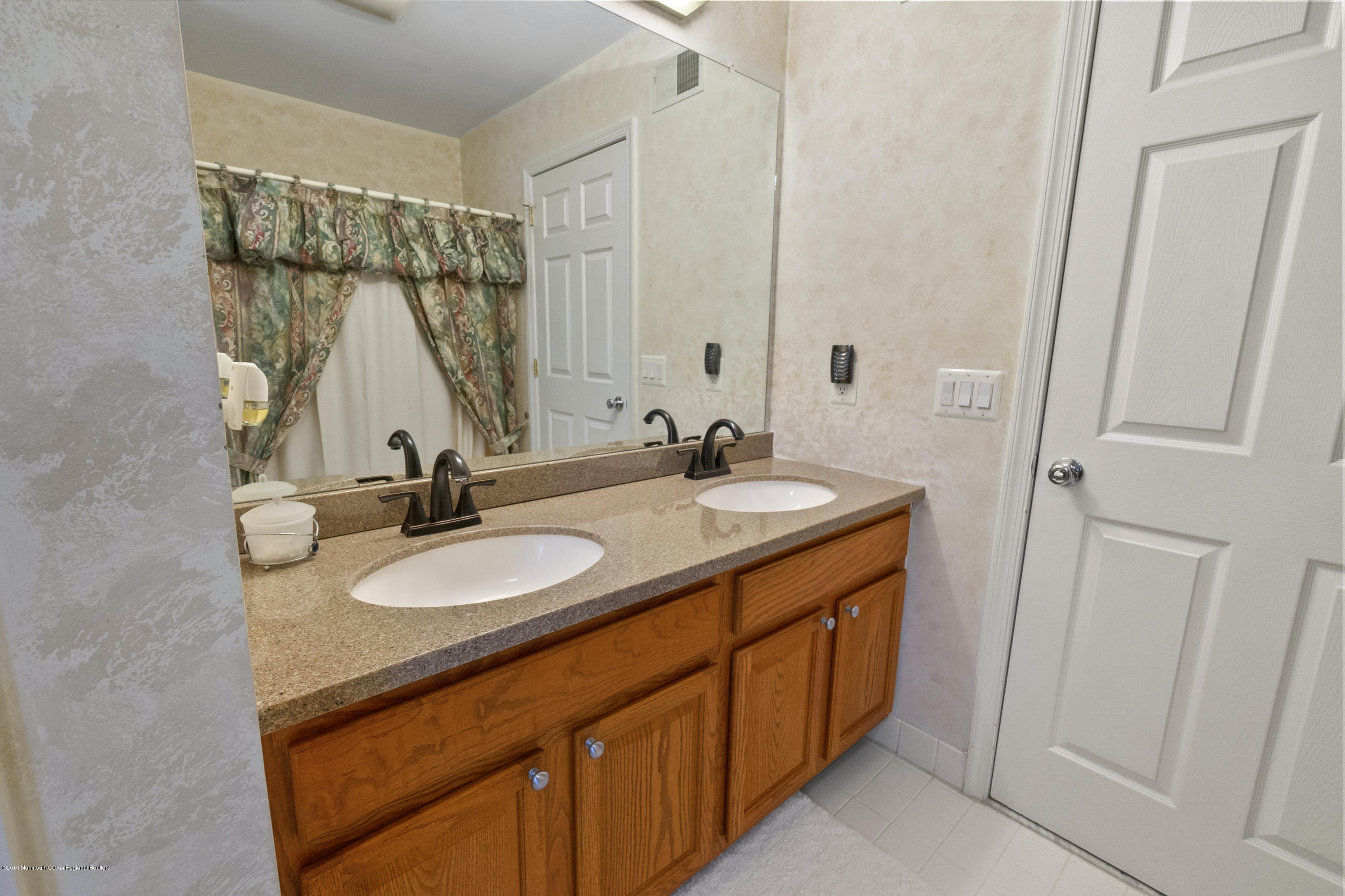 9 Roe Lane Howell, NJ 07731 - Photo 19 of 29 DSC03913