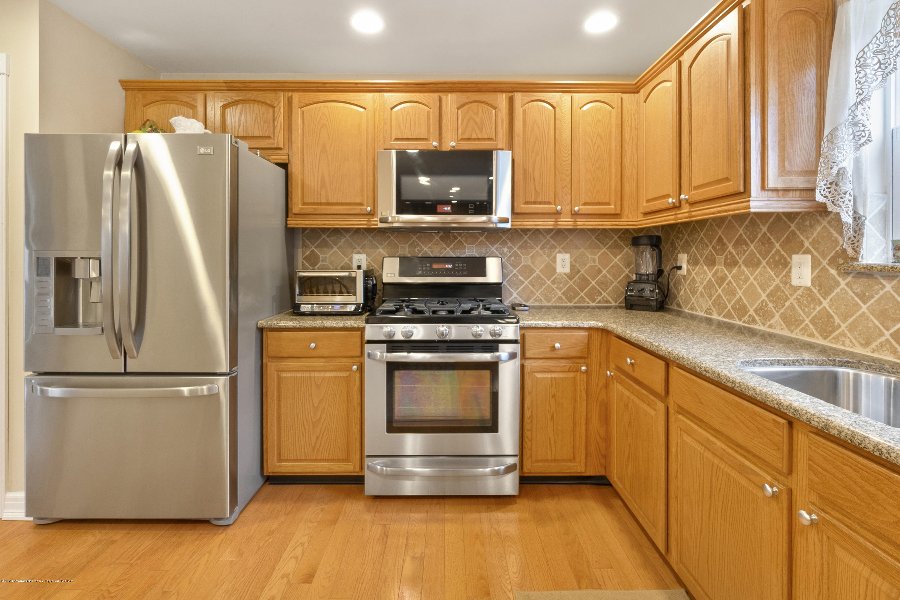 9 Roe Lane Howell, NJ 07731 - Photo 8 of 29 DSC03865