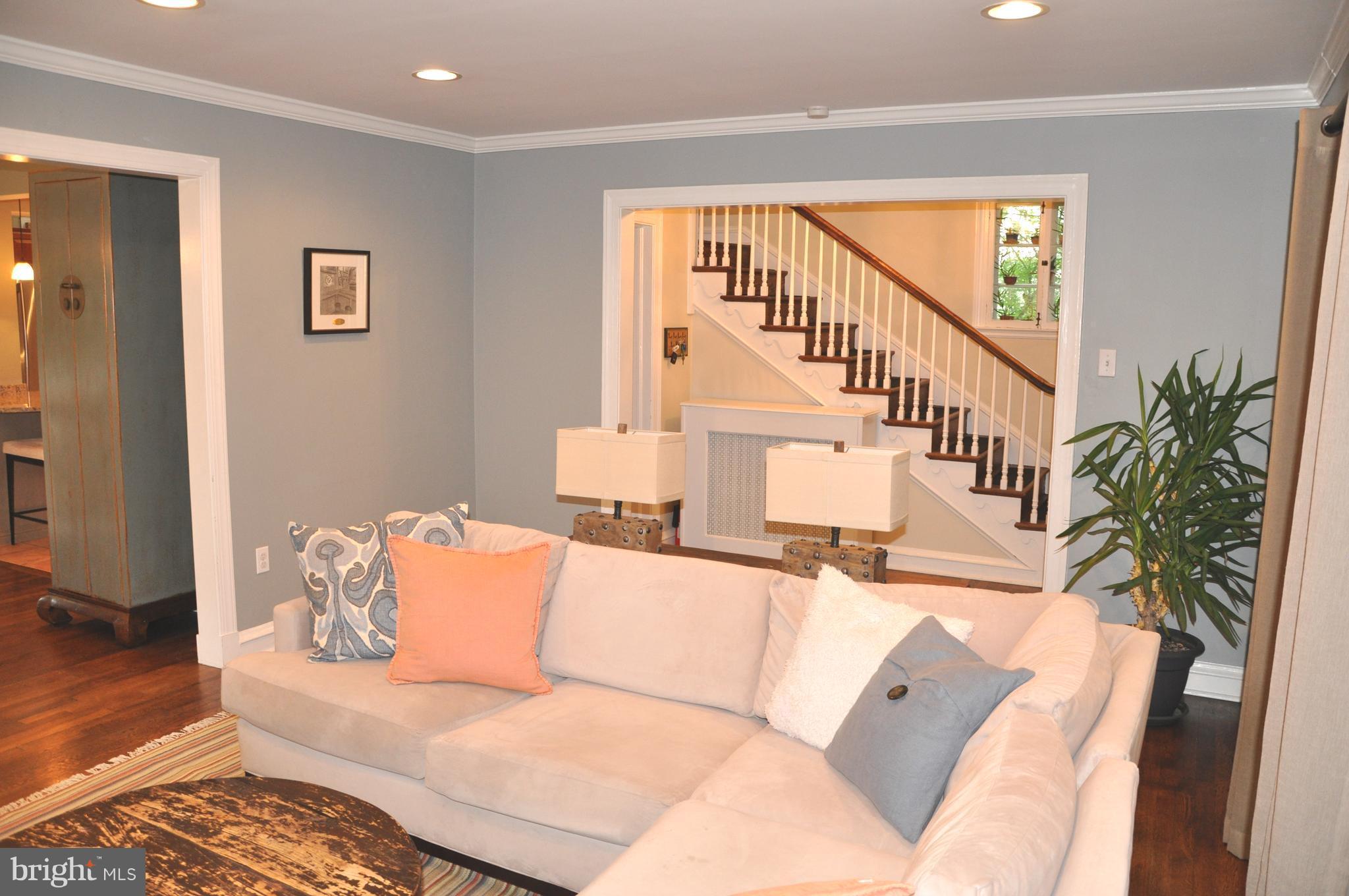 1514 Berwick Road Towson, MD 21204 - Photo 12 of 30 Family Room