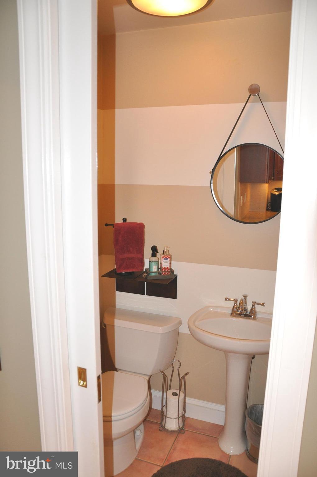 1514 Berwick Road Towson, MD 21204 - Photo 18 of 30 Bath