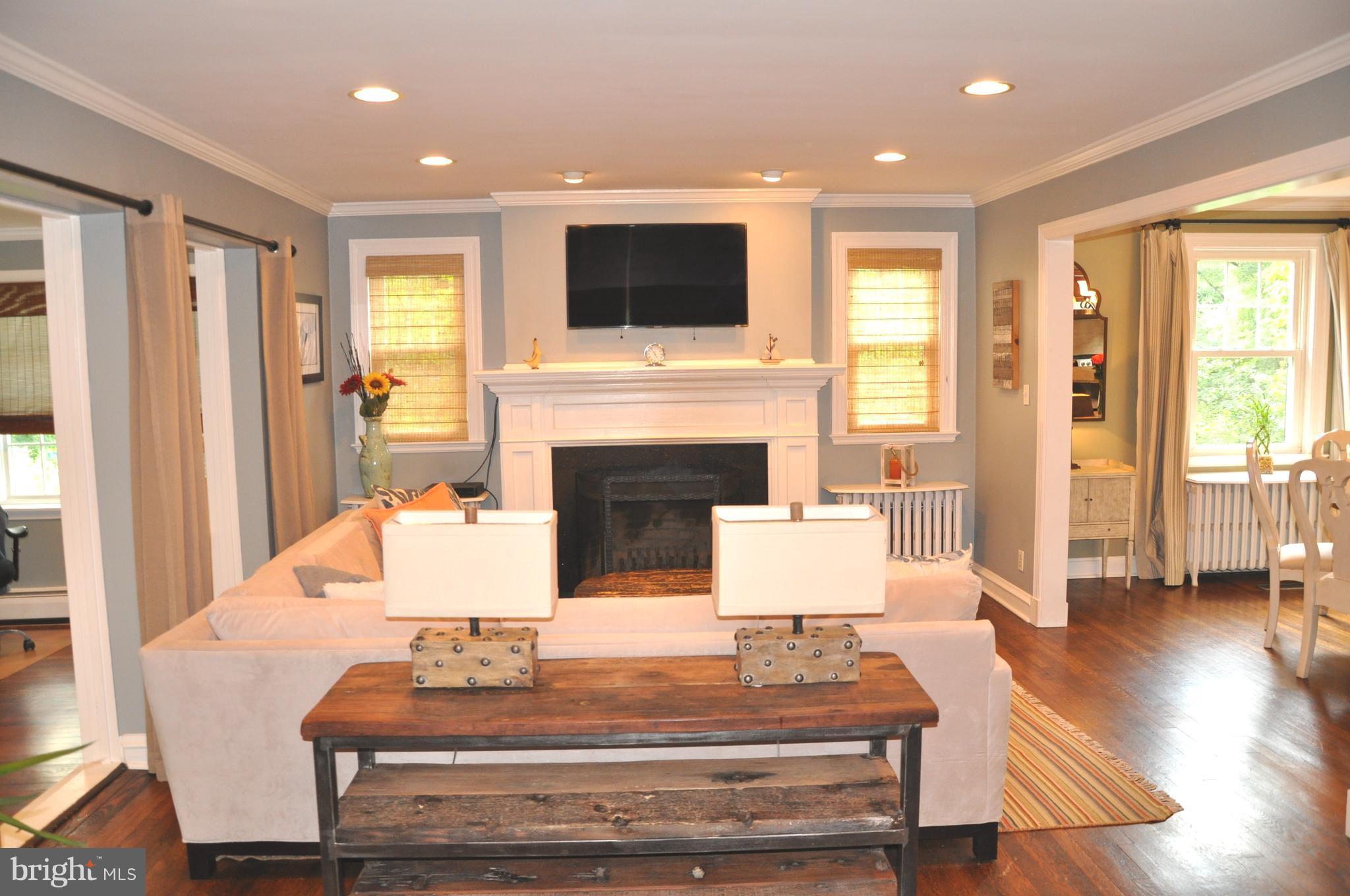 1514 Berwick Road Towson, MD 21204 - Photo 9 of 30 Family Room