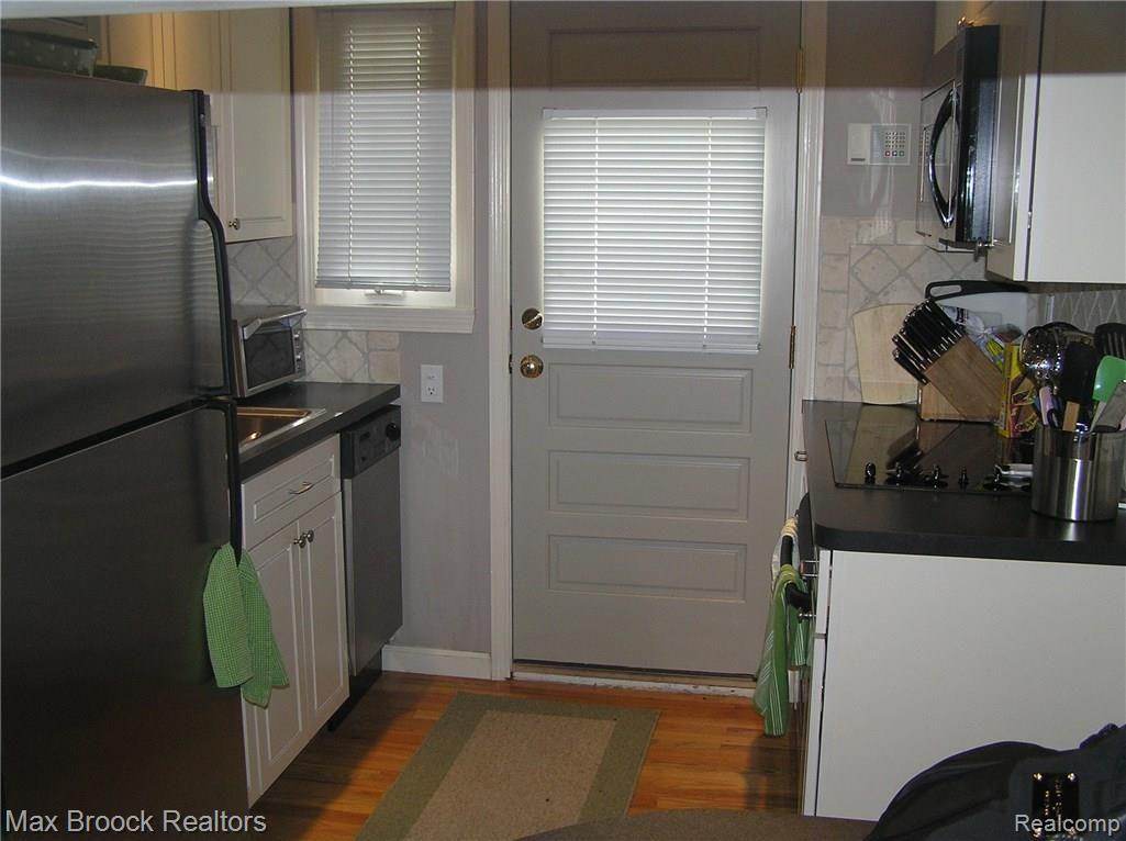1810 Graefield Road, Unit 16 Birmingham, MI 48009 - Photo 7 of 16 MWCH4932.jpg