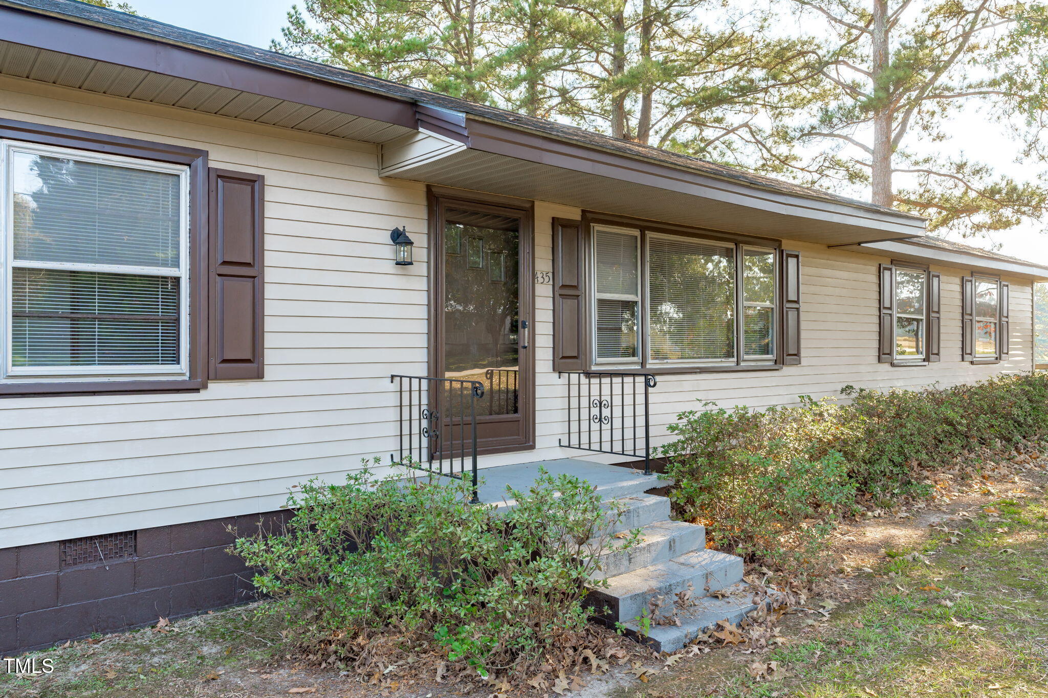 435 Tant Road Zebulon, NC 27597 - Photo 2 of 28 D-4