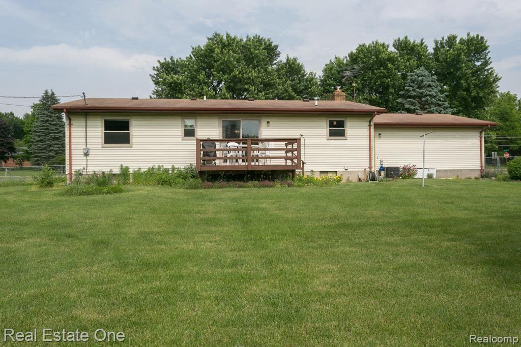 1198 Peavy Road Howell, MI 48843 - Photo 22 of 24