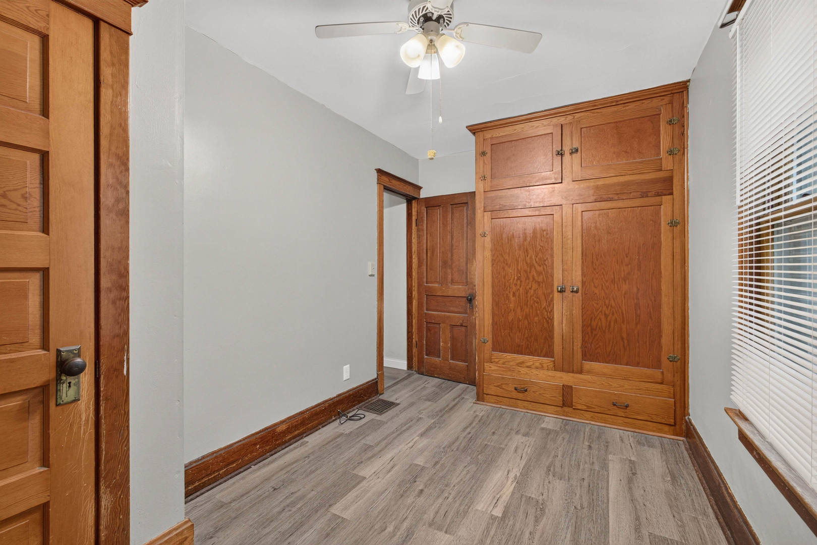 1913 10th Street Moline, IL 61265 - Photo 16 of 34
