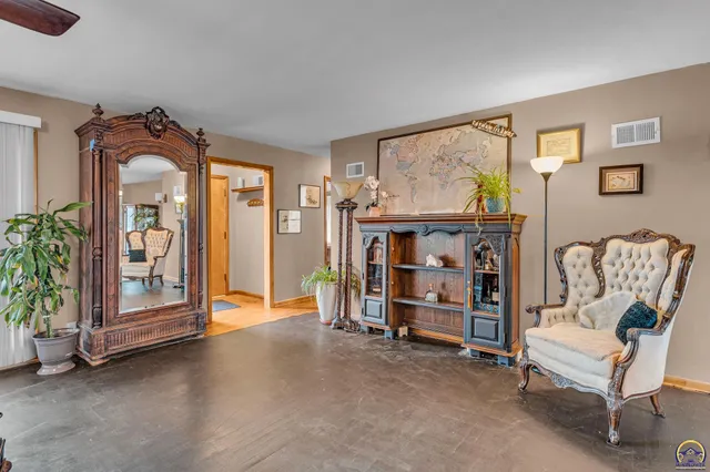 $329,000 | 355 Southwest Yorkshire Road, Topeka, KS 66606