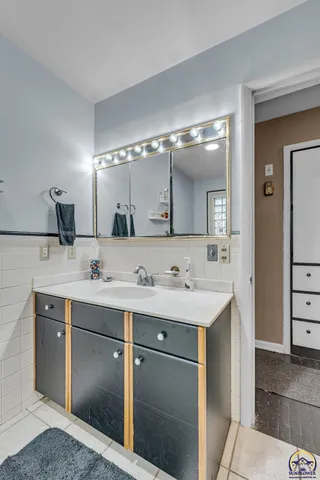 $329,000 | 355 Southwest Yorkshire Road, Topeka, KS 66606