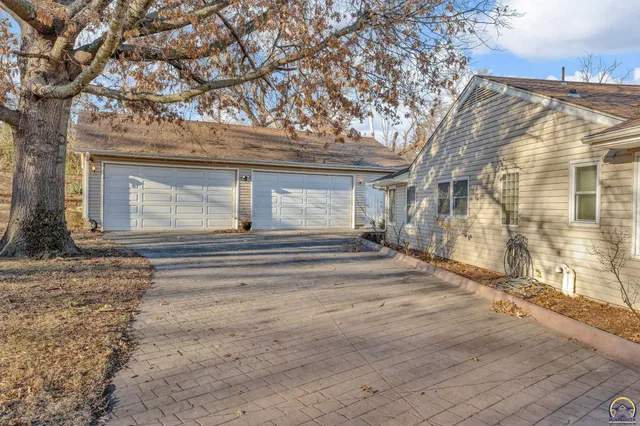 $329,000 | 355 Southwest Yorkshire Road, Topeka, KS 66606