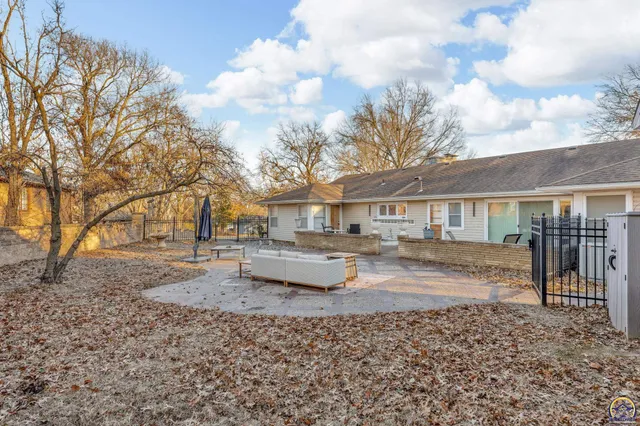 $329,000 | 355 Southwest Yorkshire Road, Topeka, KS 66606