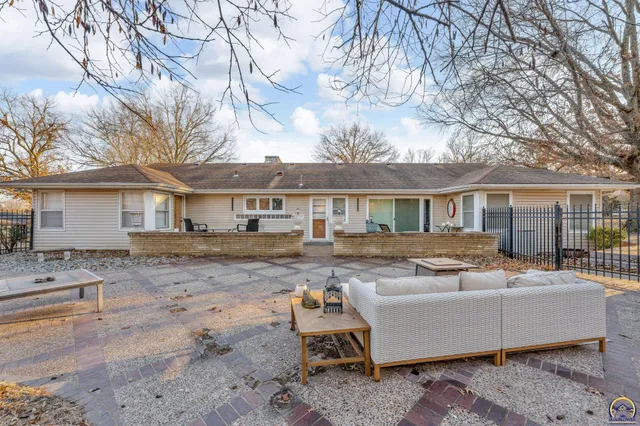 $329,000 | 355 Southwest Yorkshire Road, Topeka, KS 66606