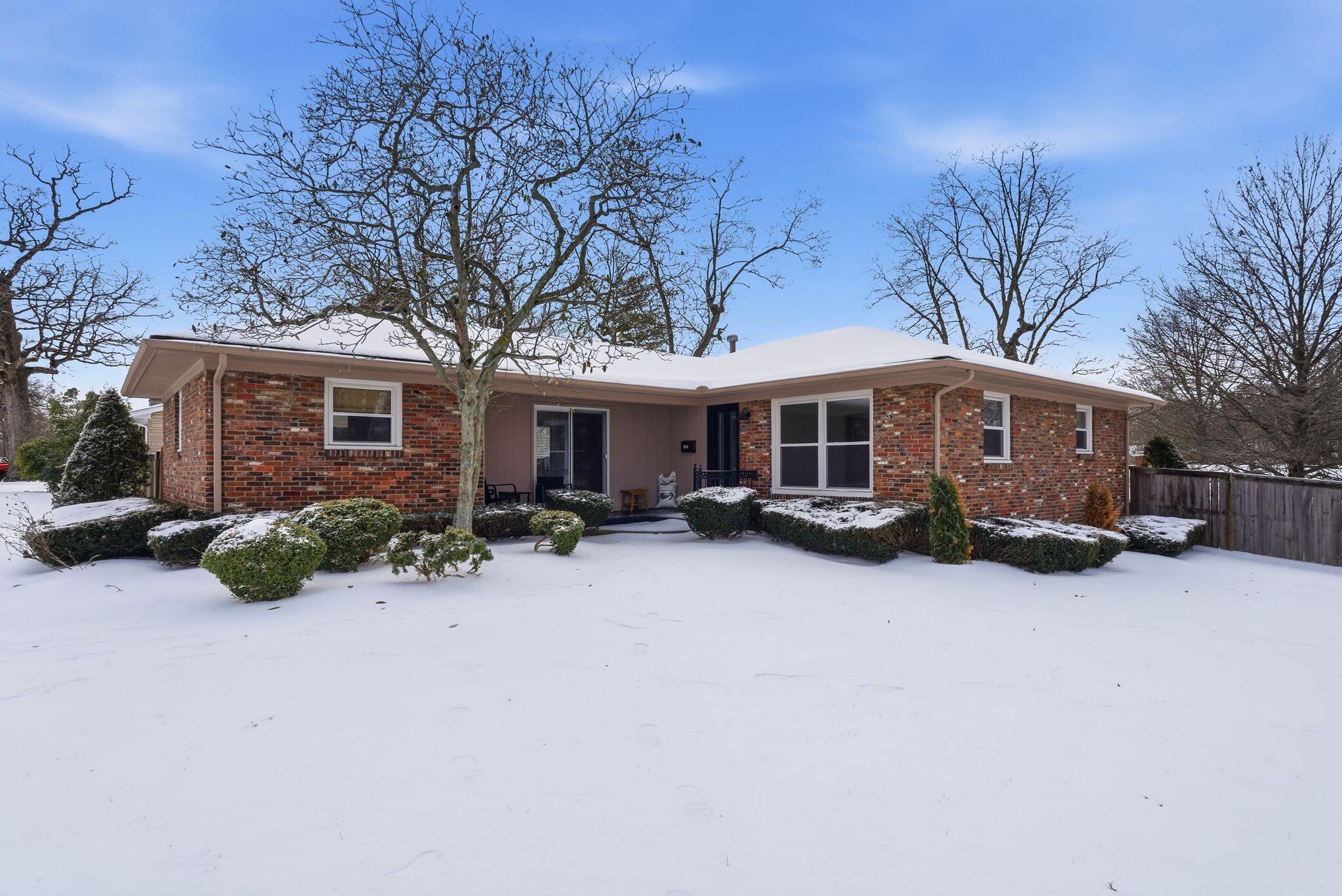 1000 Castleton Way Lexington, KY 40517 - Photo 1 of 39 1_DSC01555