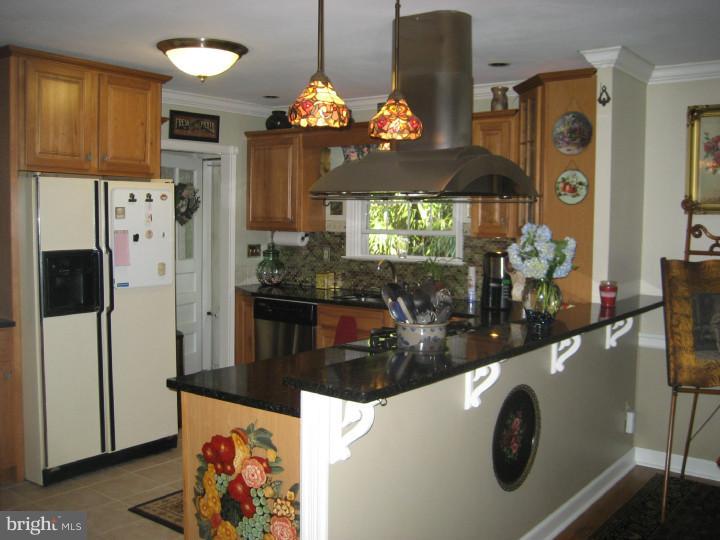 5 Hillside Road Wayne, PA 19087 - Photo 4 of 11 Kitchen