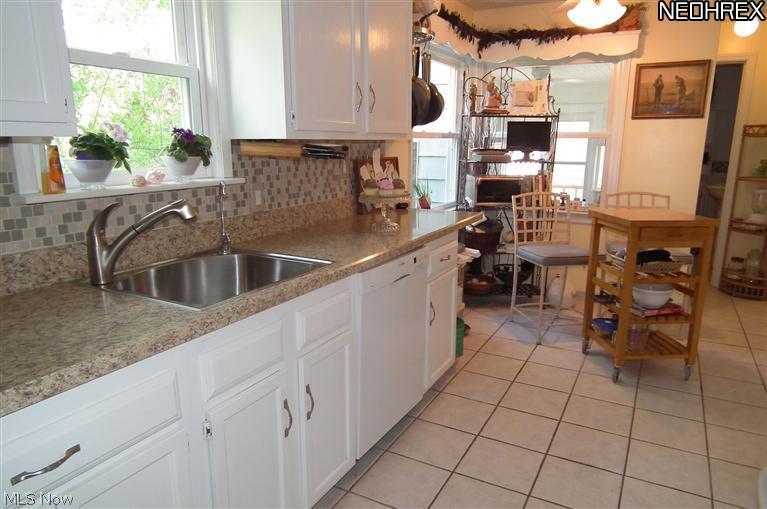 2544 Laurelhurst Road Cleveland, OH 44118 - Photo 4 of 14 Gallery Image 4