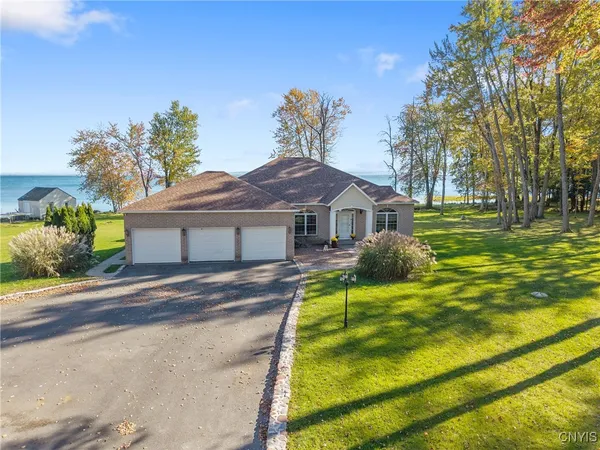 $949,900 | 235 Highway 49, Constantia, NY 13042