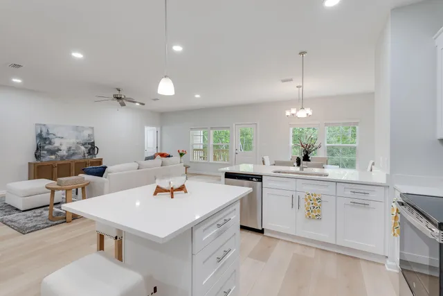 $389,900 | 24 Riverwalk Circle, Freeport, FL 32439