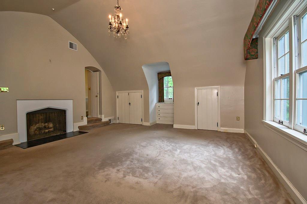 36 Windsor Road Pittsburgh, PA 15215 - Photo 14 of 25 Owner's suite