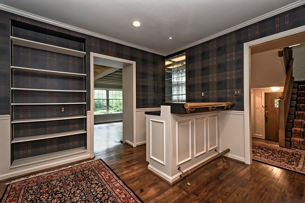 36 Windsor Road Pittsburgh, PA 15215 - Photo 4 of 25 Bar room