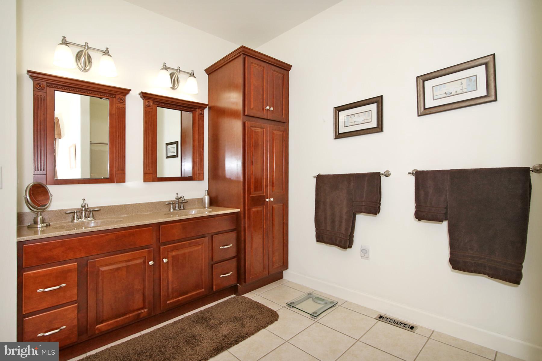 33 Strathford Drive Lebanon, PA 17042 - Photo 35 of 57 En Suite
