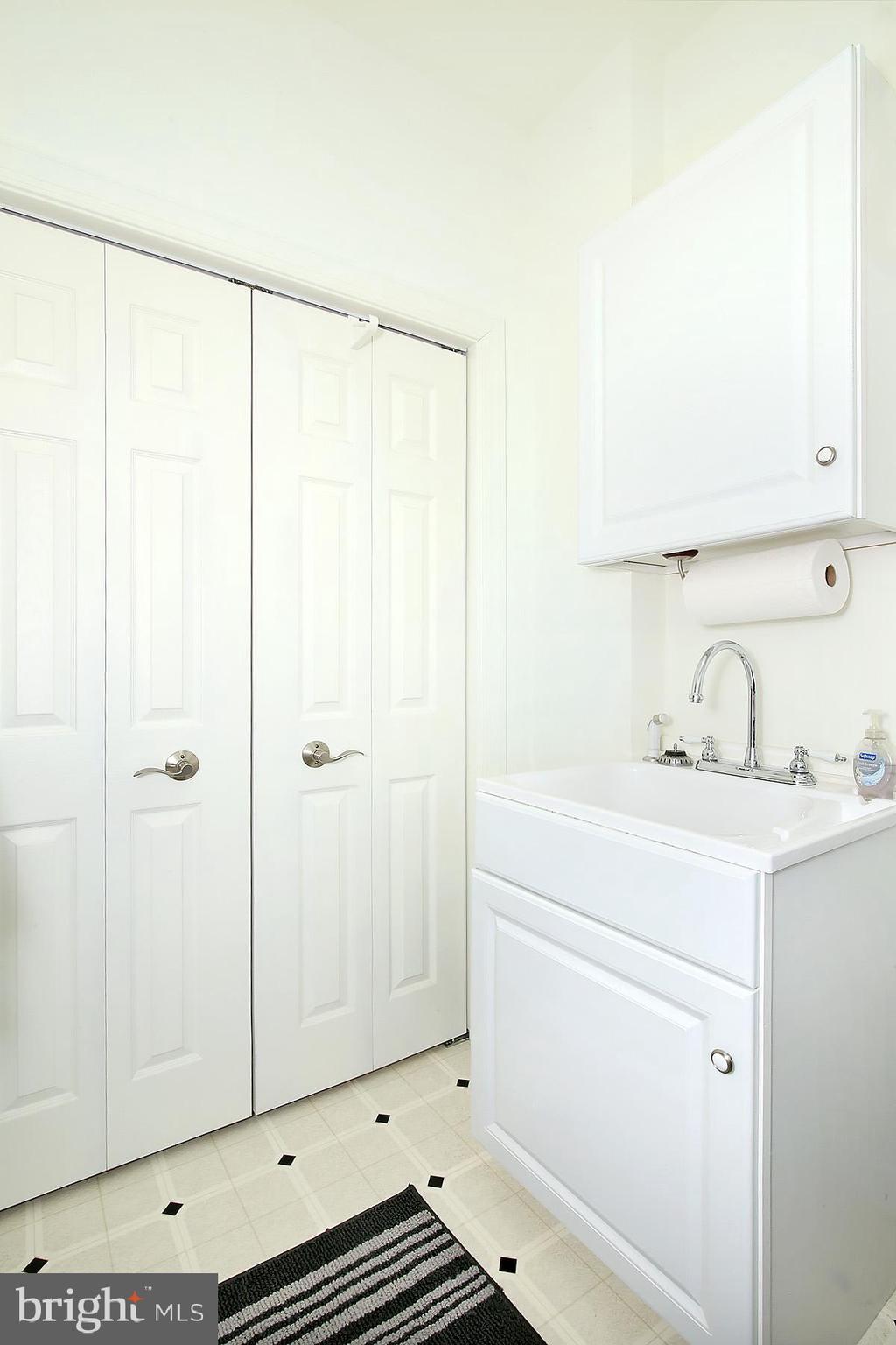 33 Strathford Drive Lebanon, PA 17042 - Photo 43 of 57 Laundry