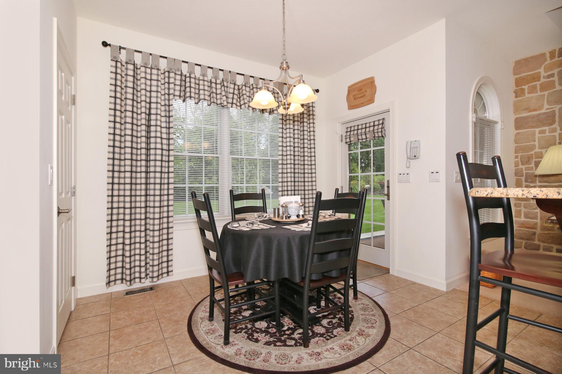 33 Strathford Drive Lebanon, PA 17042 - Photo 7 of 57 Breakfast area