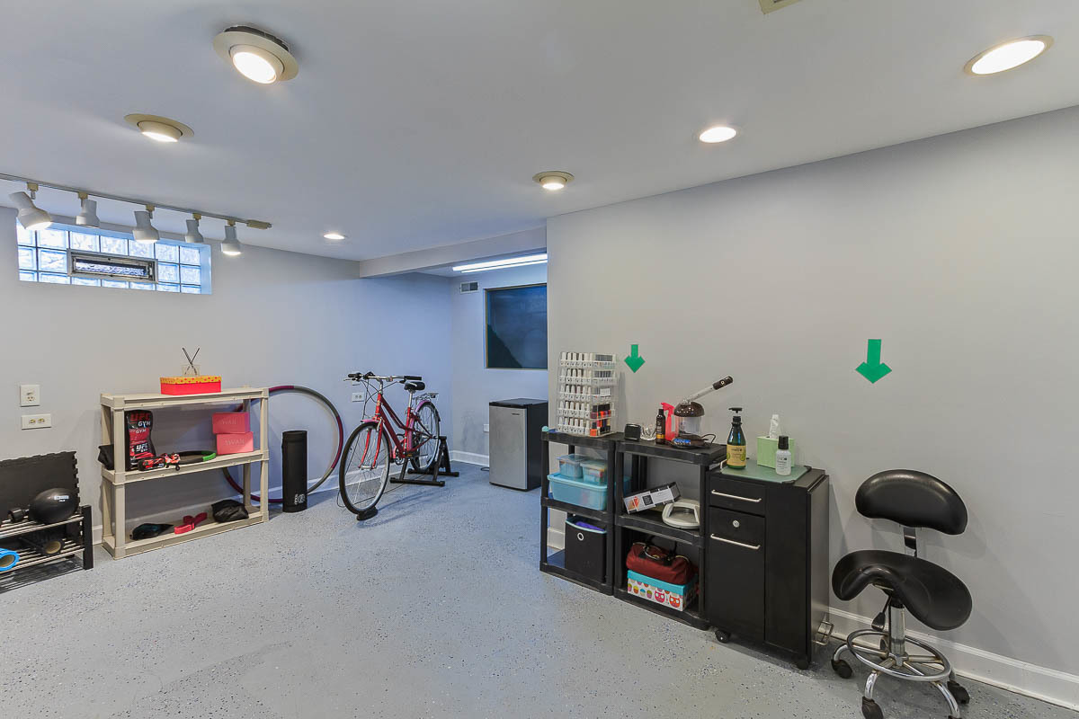 2544 East 91st Street Chicago, IL 60617 - Photo 30 of 37 a view of a room with gym equipment