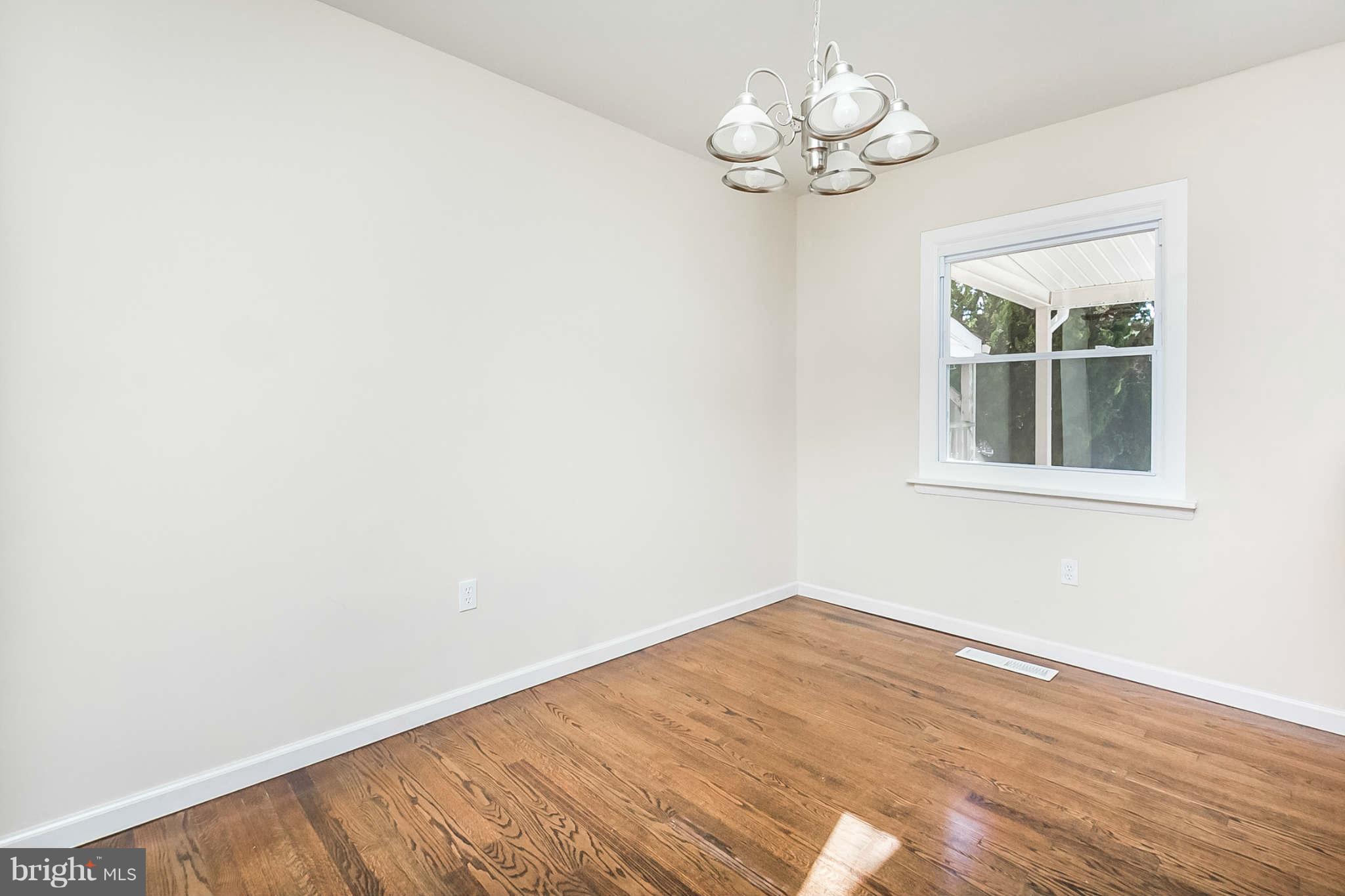 740 Mansfield Road Baltimore, MD 21221 - Photo 8 of 28 Dining Room