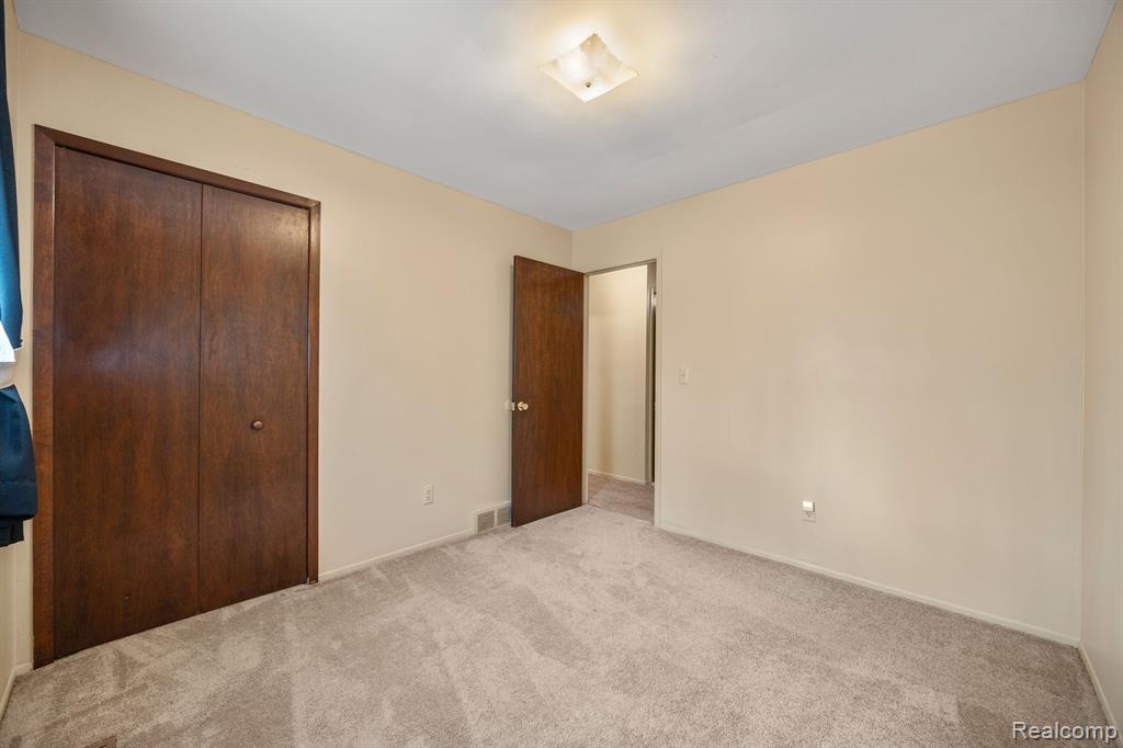 63325 Place Road New Haven, MI 48050 - Photo 17 of 31 Gallery Image 17