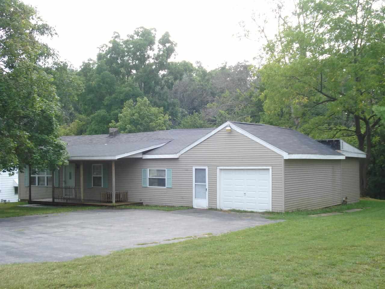 3111 North Huntington Road Marion, IN 46952 - Photo 1 of 17