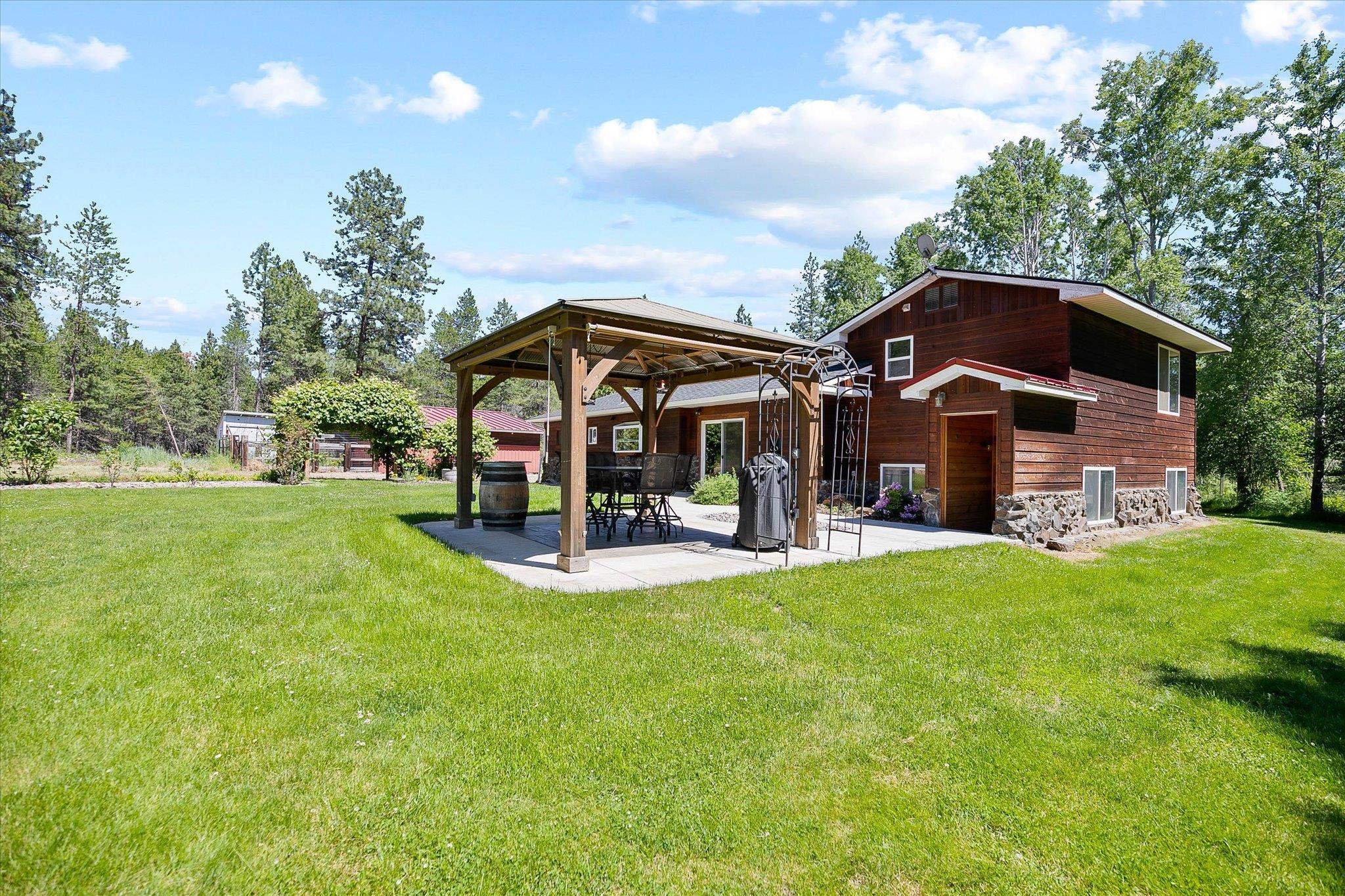 27401 North Short Road Deer Park, WA 99006 - Photo 2 of 46