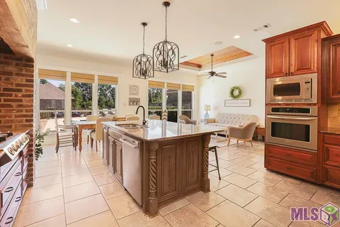 $725,000 | 36448 Lake Bend Avenue, Prairieville, LA 70769