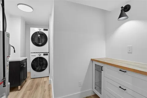 $385,000 | 32 Green Oak Drive, Coraopolis, PA 15108