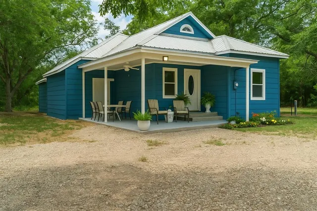 $358,600 | 479 County Road, Honey Grove, TX 75446