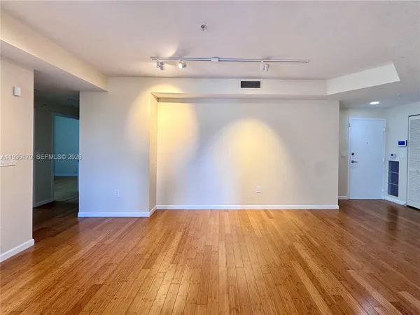 $5,800 | 5970 Indian Creek Drive, Unit 203, Miami Beach, FL 33140