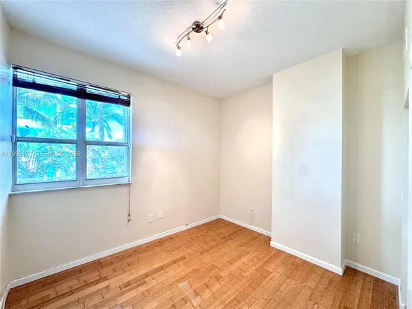 $5,800 | 5970 Indian Creek Drive, Unit 203, Miami Beach, FL 33140