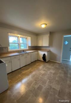 14 4th Street Mount Clemens, MI 48043 - Photo 4 of 10