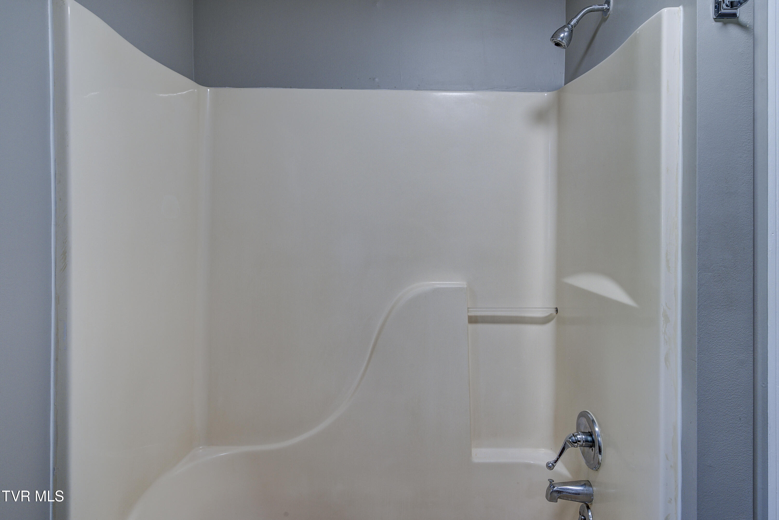 175 Scenic Road, Unit 4 Unicoi, TN 37692 - Photo 14 of 18 ScenicUnit2--14