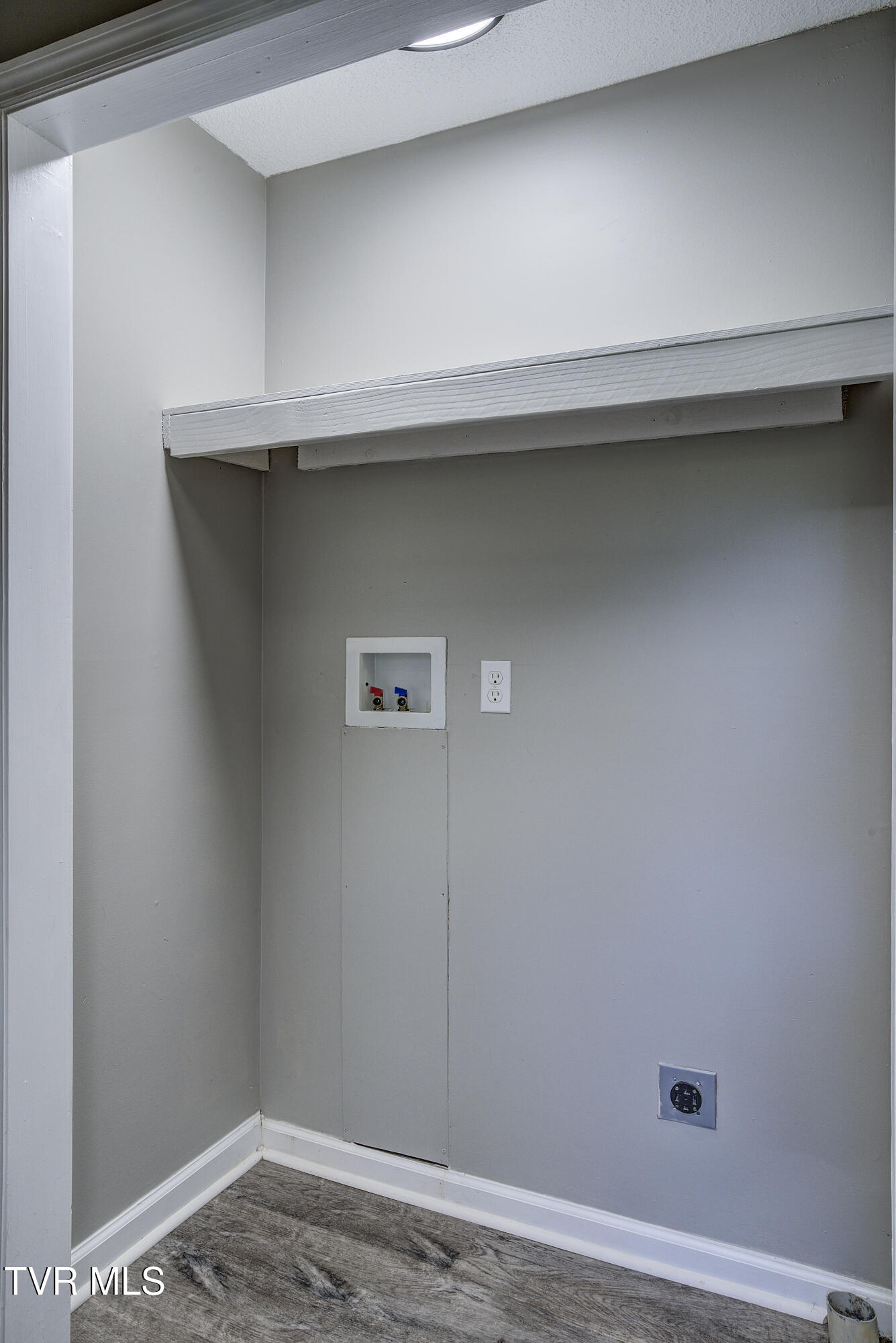 175 Scenic Road, Unit 4 Unicoi, TN 37692 - Photo 16 of 18 ScenicUnit2--16