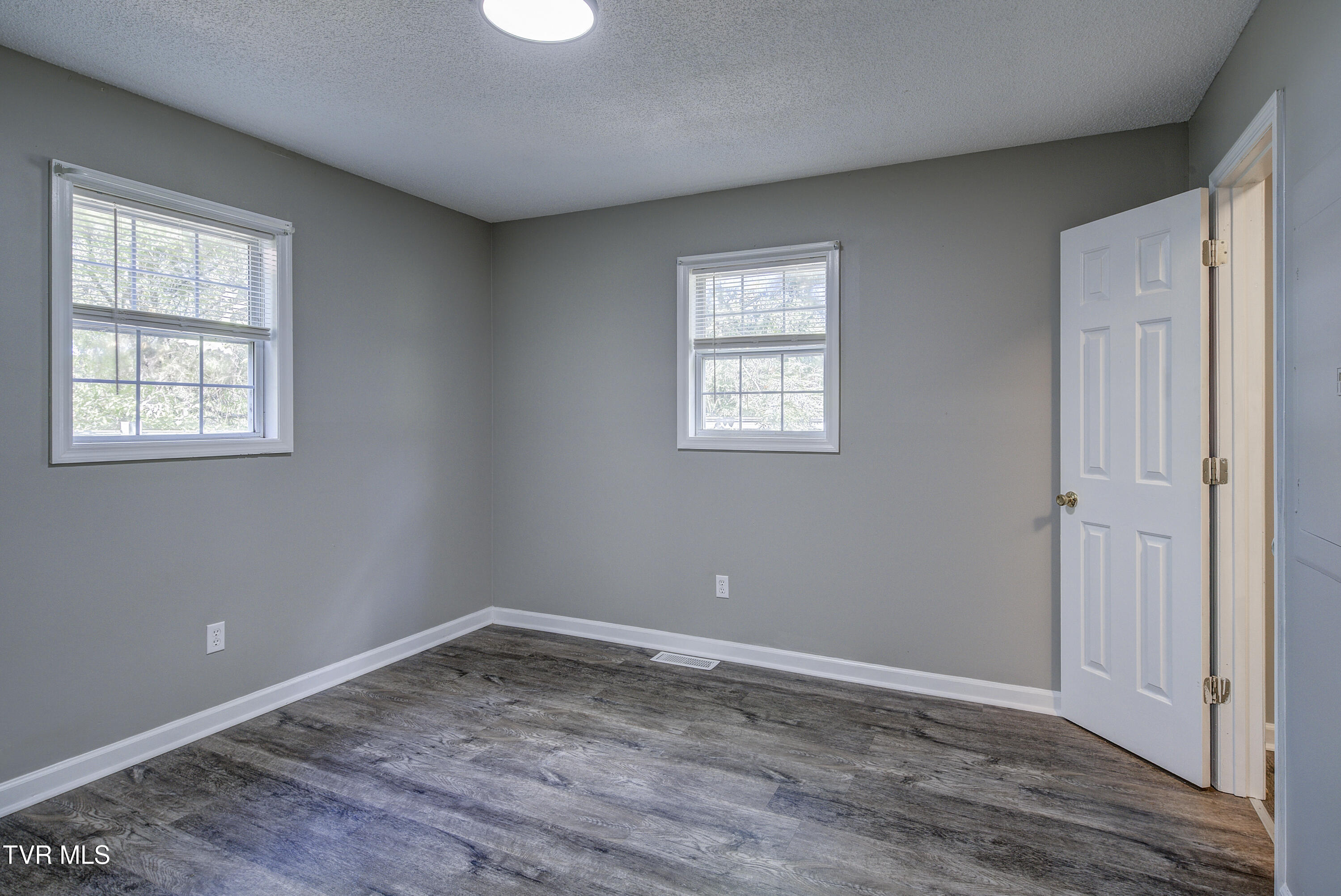 175 Scenic Road, Unit 4 Unicoi, TN 37692 - Photo 9 of 18 ScenicUnit2--8