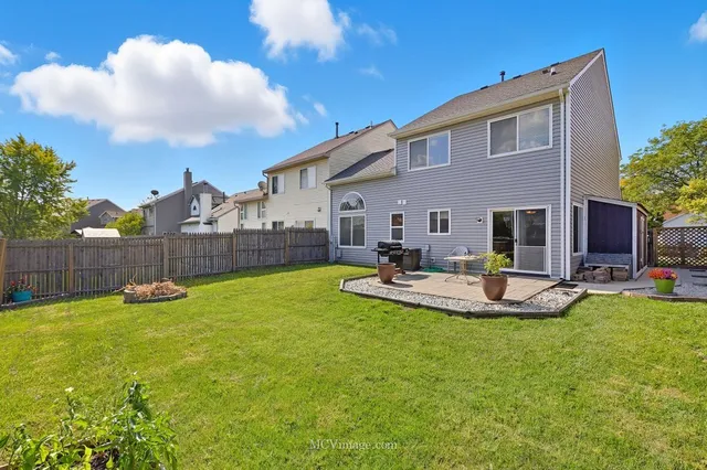 $290,000 | 43 West Rustic Lane, Round Lake Beach, IL 60073