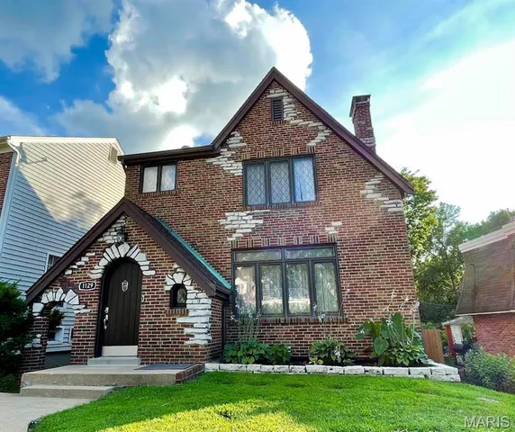 $618,000 | 1129 Terrace Drive, Richmond Heights, MO 63117