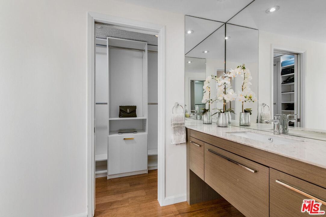 11752 Bellagio Road, Unit 1 Los Angeles, CA 90049 - Photo 16 of 23