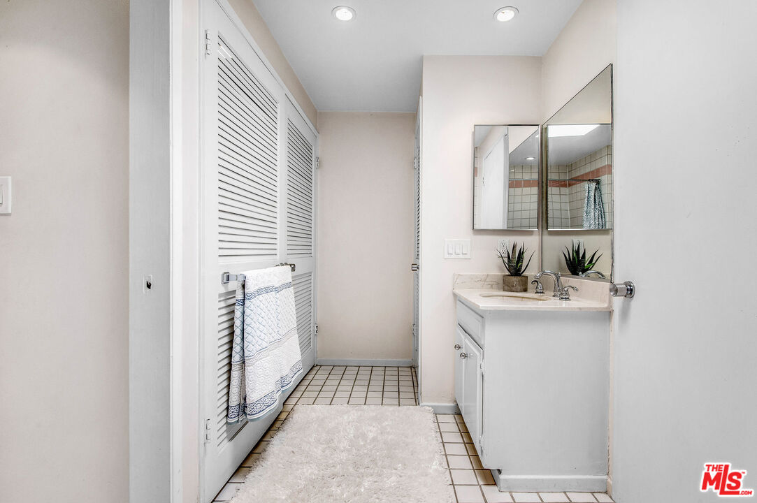 11752 Bellagio Road, Unit 1 Los Angeles, CA 90049 - Photo 20 of 23