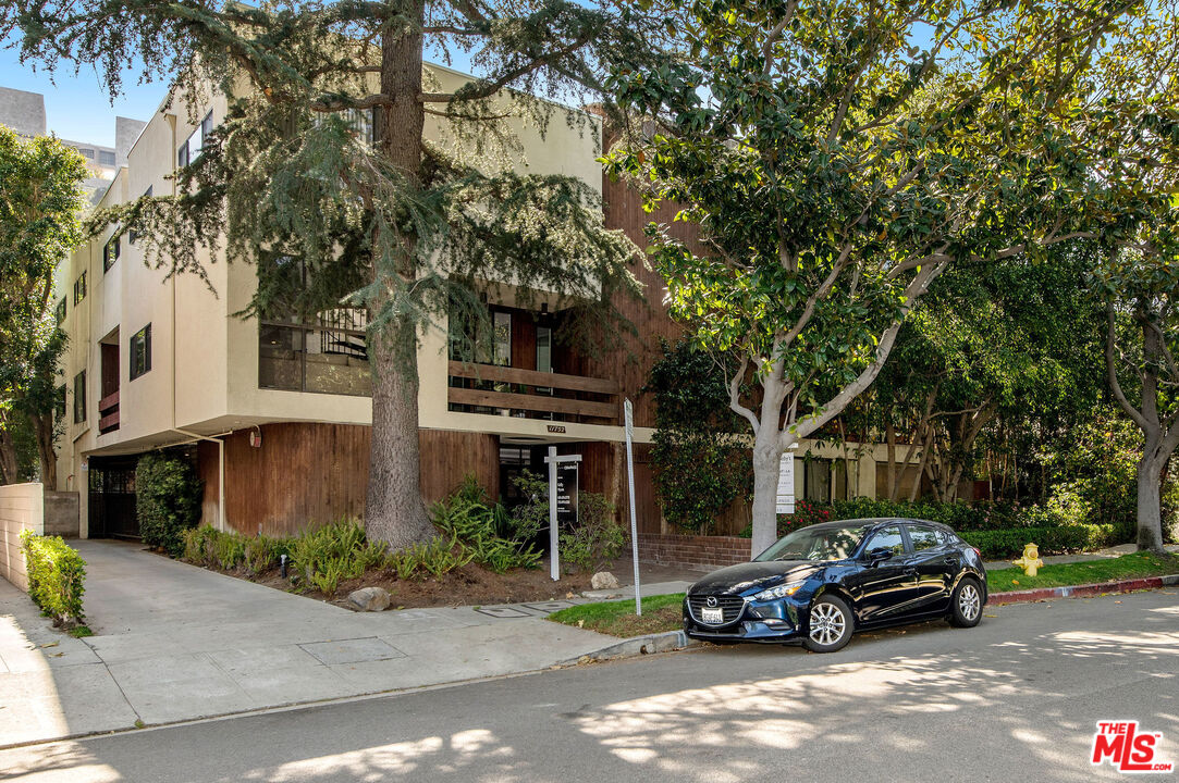 11752 Bellagio Road, Unit 1 Los Angeles, CA 90049 - Photo 22 of 23