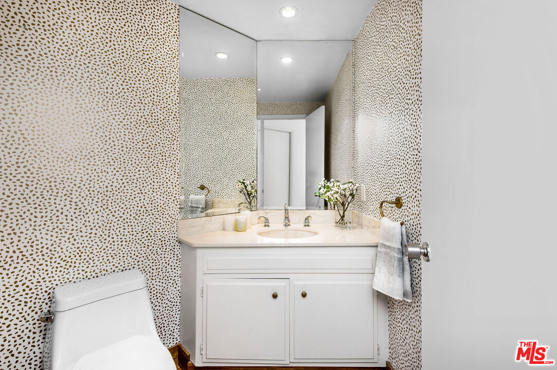 11752 Bellagio Road, Unit 1 Los Angeles, CA 90049 - Photo 8 of 23