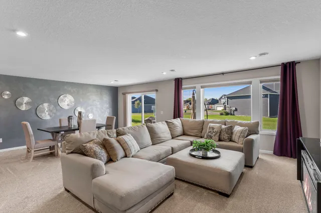 $599,000 | 10706 28th Court Northeast, St. Michael, MN 55376