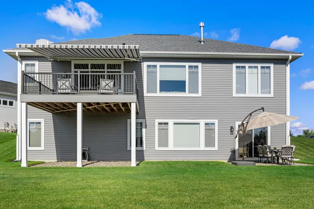 $599,000 | 10706 28th Court Northeast, St. Michael, MN 55376