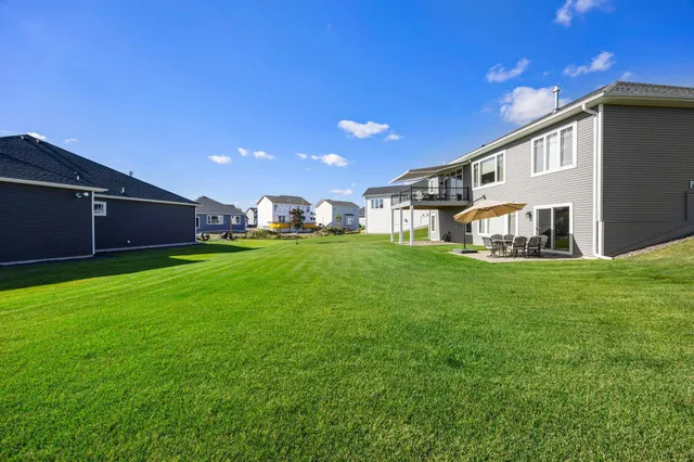 $599,000 | 10706 28th Court Northeast, St. Michael, MN 55376