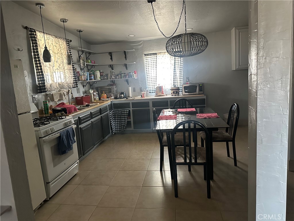 3938 Kreuer Road Phelan, CA 92371 - Photo 11 of 32
