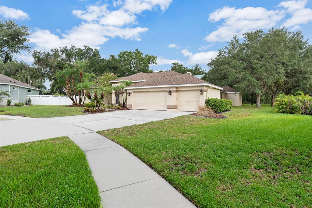 5711 Tanagerside Road Lithia, FL 33547 - Photo 51 of 72
