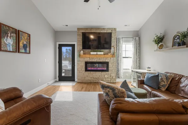 $319,900 | 7 Prairie Trail, Monticello, IL 61856
